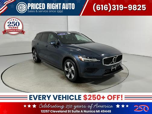 Denim Blue Metallic 2020 Volvo V60 Cross Country T5