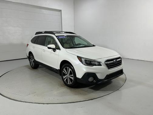 Crystal White Pearl 2019 Subaru Outback 2.5i Limited