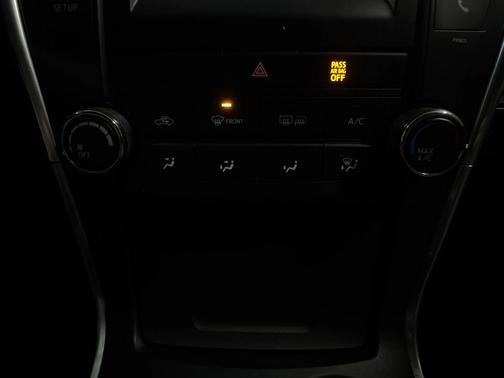 2015 Toyota Camry SE