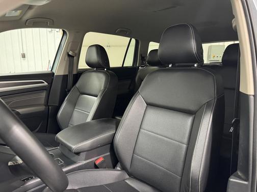 2021 Volkswagen Atlas 3.6L SE w/Technology