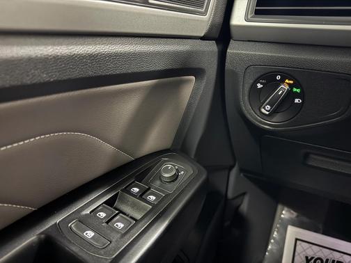 2021 Volkswagen Atlas 3.6L SE w/Technology