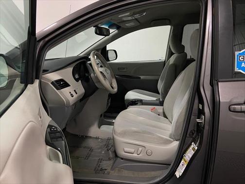 2012 Toyota Sienna LE