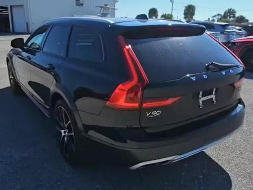 2018 Volvo V90 Cross Country T6