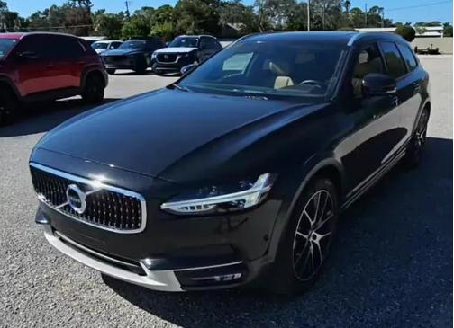 2018 Volvo V90 Cross Country T6