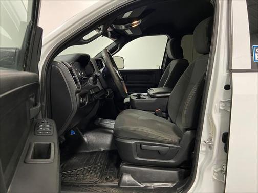 2022 RAM 2500 Tradesman Crew Cab 4x4 8' Box
