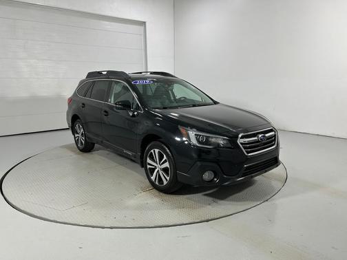 Crystal Black Silica 2019 Subaru Outback 2.5i Limited