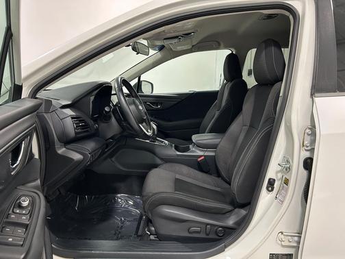 Crystal White Pearl 2022 Subaru Outback Premium