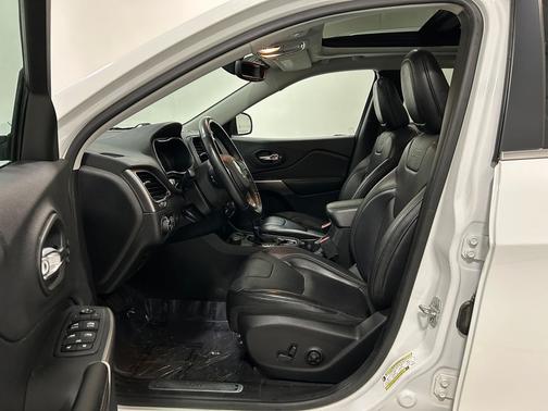 Bright White Clearcoat 2019 Jeep Cherokee Limited