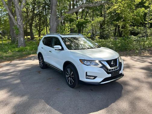 Pearl White Tricoat 2020 Nissan Rogue SL