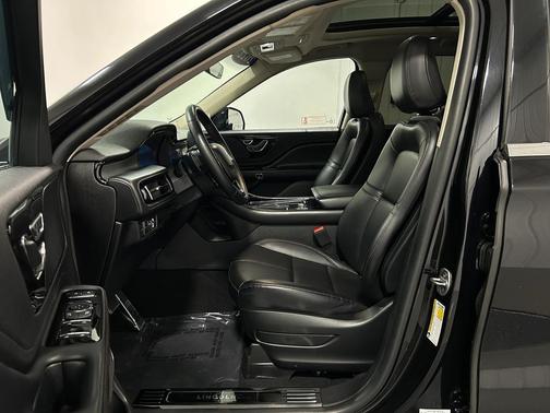 2022 Lincoln Aviator Standard AWD