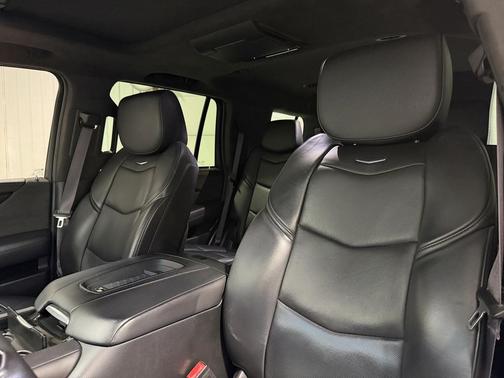 2016 Cadillac Escalade Platinum