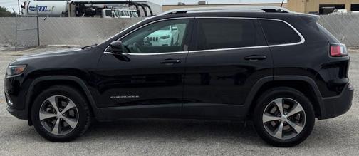 Diamond Black Crystal Pearlcoat 2019 Jeep Cherokee Limited