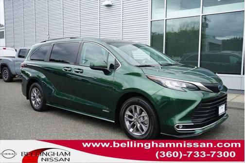 2021 Toyota Sienna XLE 8 Passenger