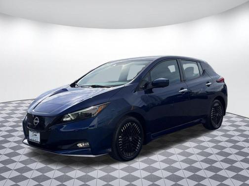 Deep Blue Pearl 2024 Nissan Leaf SV PLUS
