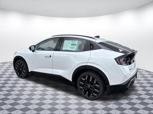 Everest White Pearl Tricoat 2026 Nissan Leaf PLATINUM+