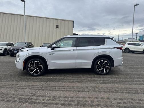 2023 Mitsubishi Outlander PHEV SEL
