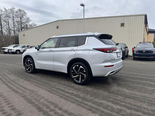 2023 Mitsubishi Outlander PHEV SEL