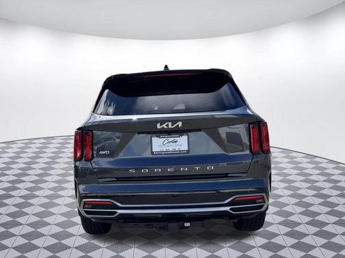 Gray 2022 Kia Sorento SX