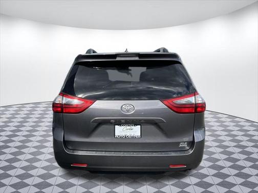 2020 Toyota Sienna Limited Premium