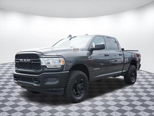 2022 RAM 2500 Tradesman Crew Cab 4x4 6'4' Box