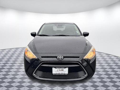Stealth 2017 Toyota Yaris iA Base