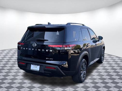 2024 Nissan Pathfinder SV 4WD