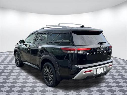 2025 Nissan Pathfinder SL 4WD
