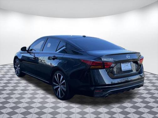 2020 Nissan Altima SR FWD