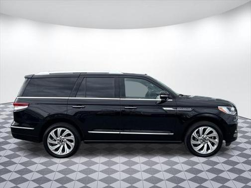2024 Lincoln Navigator Premiere
