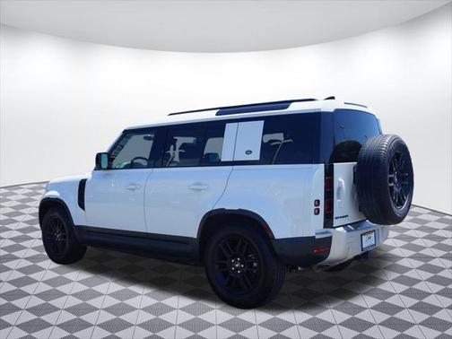 2024 Land Rover Defender 110 P300