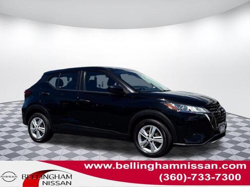 Super Black 2022 Nissan Kicks S