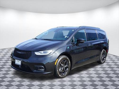 2024 Chrysler Pacifica Hybrid Premium S Appearance Pkg