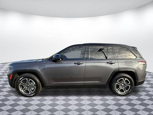 2022 Jeep Grand Cherokee 4xe Trailhawk