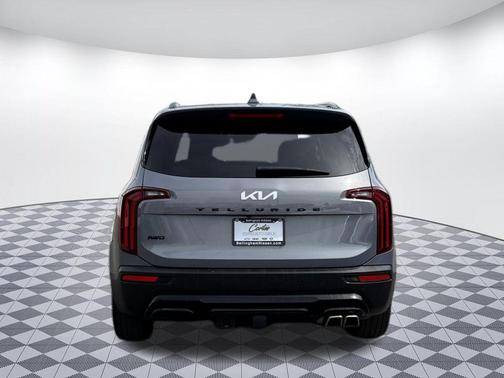 Everlasting Silver 2022 Kia Telluride SX