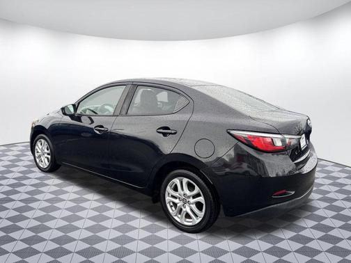 2017 Toyota Yaris iA Base