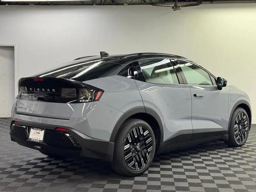 2026 Nissan Leaf PLATINUM+