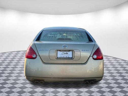 2004 Nissan Maxima SE