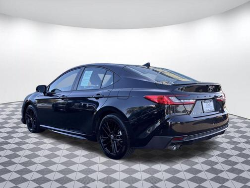 Black 2025 Toyota Camry SE