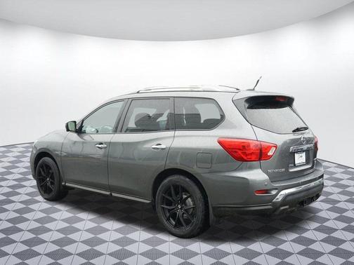 2018 Nissan Pathfinder SL