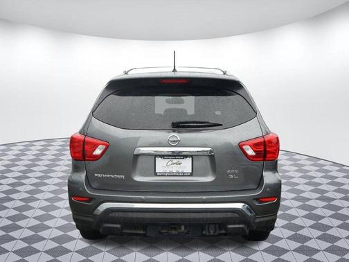 2018 Nissan Pathfinder SL