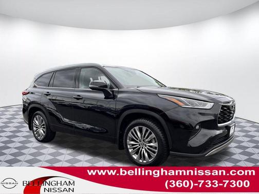 Midnight Black Metallic 2022 Toyota Highlander Platinum