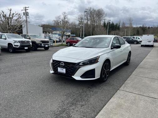 2023 Nissan Altima SR FWD