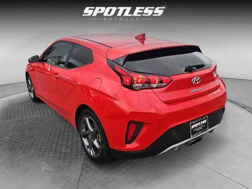 2020 Hyundai Veloster 2