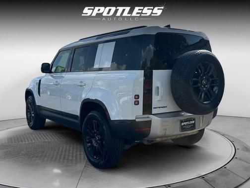 Fuji White 2025 Land Rover Defender 110 P300 S