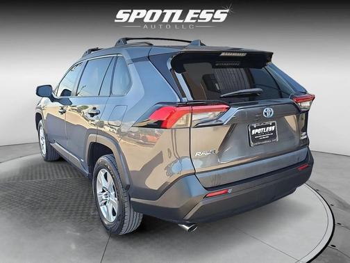 2020 Toyota RAV4 Hybrid XLE