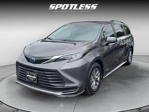 2021 Toyota Sienna LE