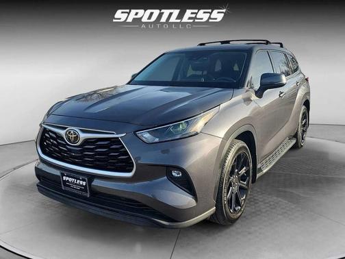 2022 Toyota Highlander LE