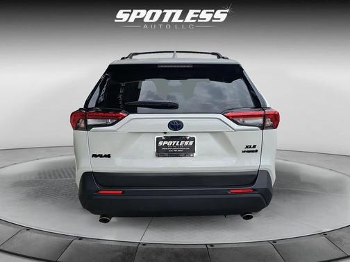 2024 Toyota RAV4 Hybrid XLE Premium