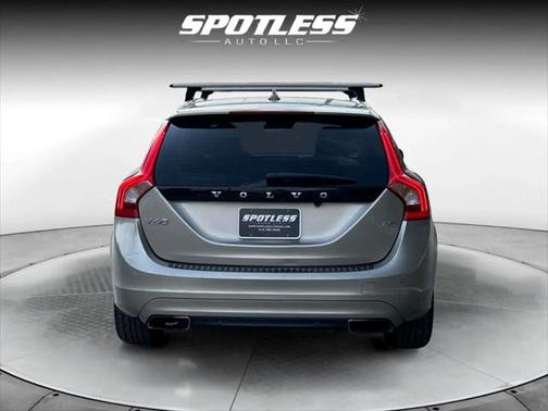 2016 Volvo V60 T5 Drive-E Platinum