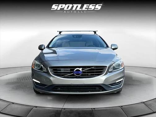 2016 Volvo V60 T5 Drive-E Platinum